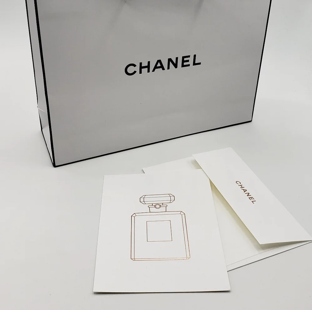 CHANEL Gift Bag